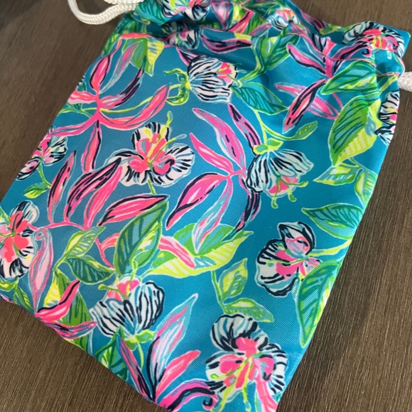 New Lilly Pulitzer Bands Workout Exercise Pouch Bag - Picture 2 of 2